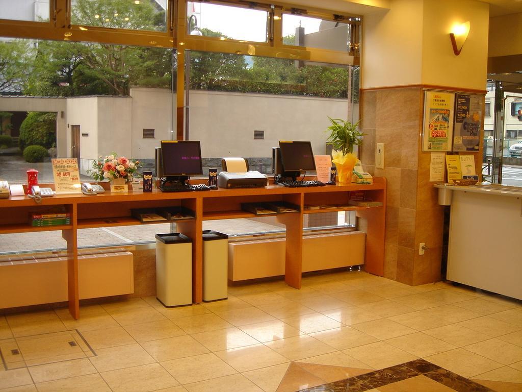 Toyoko Inn Kofu-Eki Minami-Guchi No.1 Exterior foto
