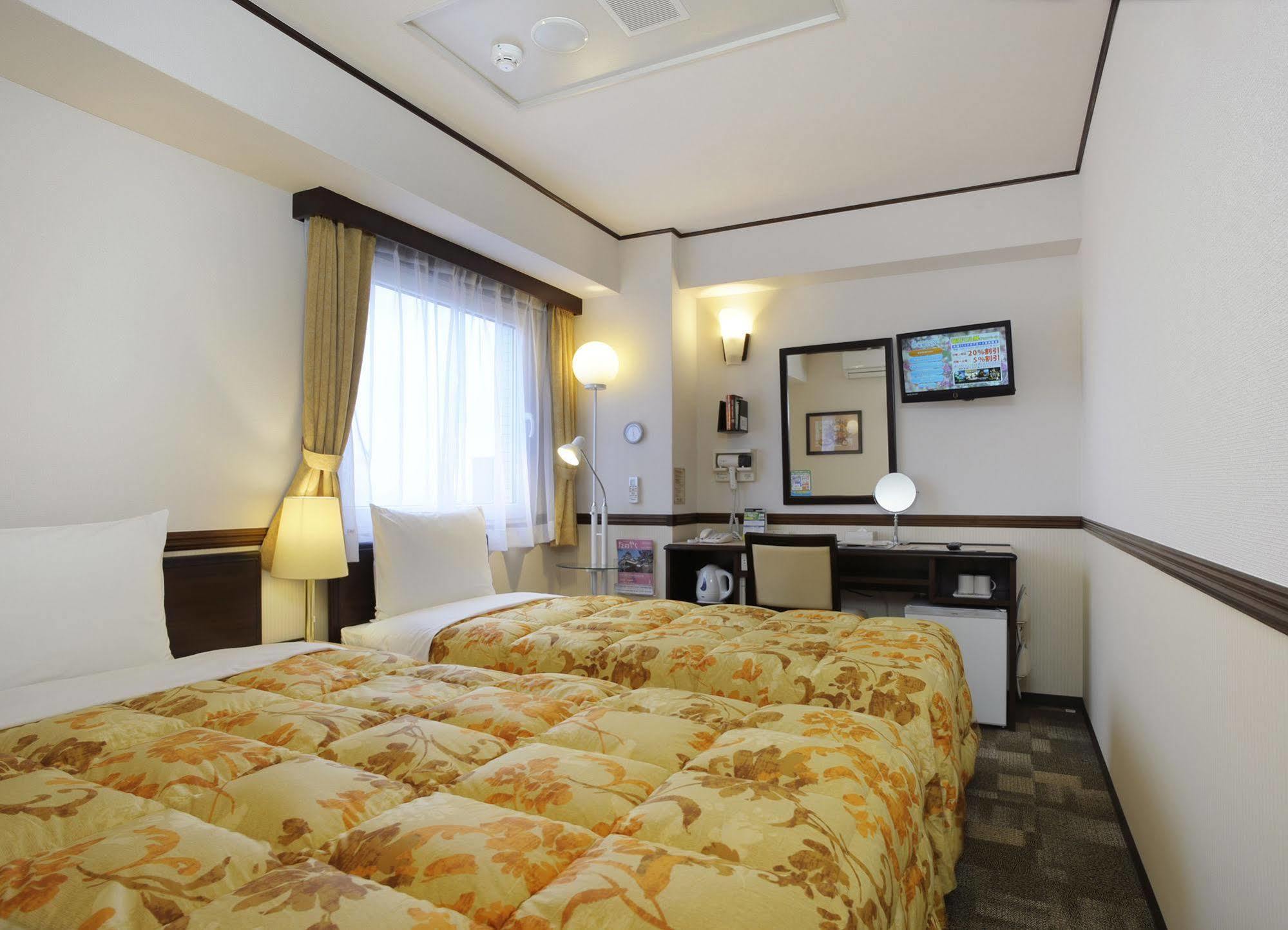 Toyoko Inn Kofu-Eki Minami-Guchi No.1 Exterior foto
